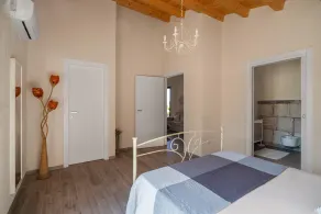Neu renovierte Villa mit Meerblick und Pool - Image 5