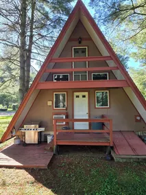 Une chambre en A avec vue sur le magnifique Pine Creek (approvisionné)! - Image 4