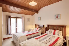 Large family house with heated pool - Image 5
