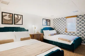 Sleeps 8-Hot tub-Fire Pit-Grill-10min to DT - Image 4