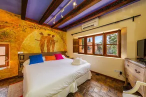 Villa La Torre : ancienne tour de guet avec piscine et restaurant en agrotourisme - Image 3