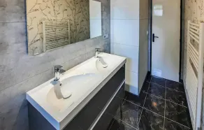 2 Bedroom Stunning Home In Bacilly - Image 3