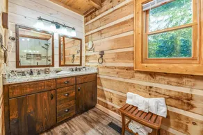 Maison de vacances avec internet haut débit, barbecue et jacuzzi | Vue montagne - Image 4