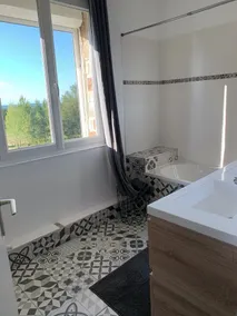 Maison de Campagne Située Dans un Écrin de Verdure à 30 mn des Plages - Image 2