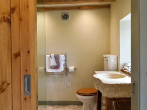 You’ll love this romantic bolthole. - Image 3