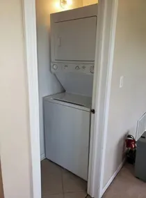Relaxing 2 Bdrm Guest Suite w/ Kit. & Pvt. Entry - Image 2