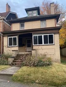 Cozy all brick home for your peace of mind🌟⭐️🌟 Queen Beds★Free Parking★Fireplace<br> - Image 4