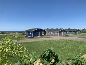 8 Ocean view cottages center of PEI. 2 bedrooms with 1 king and 2 doubles.  - Image 4