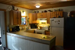 COZY, CLEAN, & CHEAP!  Close to everything, yet private & quiet. - Image 5