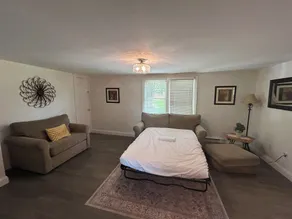 Step into history & unwind at Spring apt a charming 🏡 at the❤️of NYHudson Valley - Image 5
