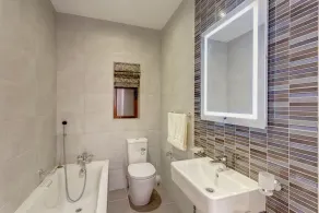 Stylish 2 Bedroom Apartment in an Amazing Location - Image 3