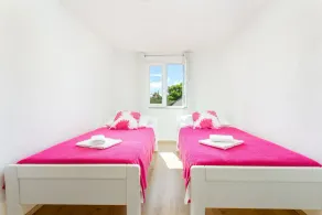 Holiday house with a parking space Milna, Brac - 20140 - Image 4