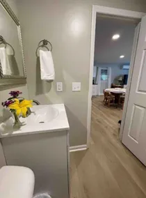 Patriot Point B, an inviting studio apartment - Image 3