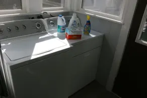 Whole House, 5 minutes by car to OU, 2 Bedroom, 1.5 bath, Smart TV, FREE Wi-Fi - Image 4