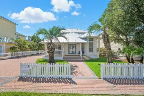 Steps to beach & community pool dog-friendly great location - Image 1