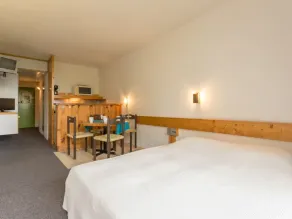 Studio with balcony and free WIFI - Image 4