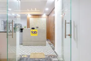 Fabhotel Apple Tree - Image 4