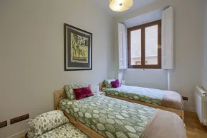 Spacious and Bright Apartment in Center of Madrid - Image 5