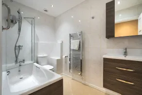 8 Astor House - premier one bed apartment with stunning uninterrupted sea views and balcony - Image 2