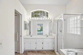 3 bedroom 2 bath Ranch with pool - Image 3