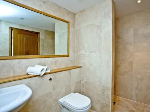 Alojamiento de 3 habitaciones en Newquay - Image 4