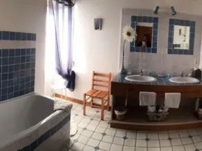 Charming Country Guesthouse with Pool near Solesmes Abbey - Image 4