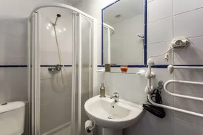 La VICTORIA Home free parking by Cadiz4Rentals - Image 3