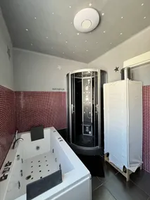 VILLAGE HOUSE - Image 2
