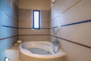 Istros Villa I, Pool, BBQ & Heated Spa Whirlpool - Image 4