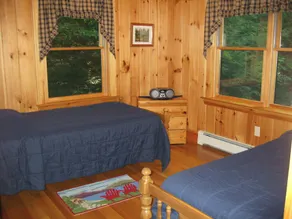 Lakeside Cottage with all the amenities - Image 5
