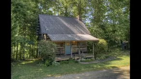 Sunset Cottage at The Adams Family Farm - Image 4