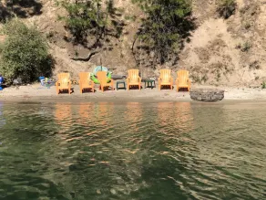 Quiet getaway on beautiful Hayden Lake.  Leave the hustle and bustle behind. - Image 3
