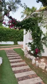 Sant Pere De Ribes: Hus med have - Image 3