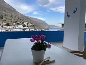 Spacious guest house, steps away from the Mediterranean sea - Image 4