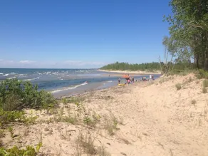 Lake Ontario East, sleeps 10, beach, 2 kayaks, firepit, gas grill, yard, porc - Image 4