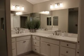 Designer home minutes from Eastport area, near 7 golf courses, & pet friendly! - Image 3
