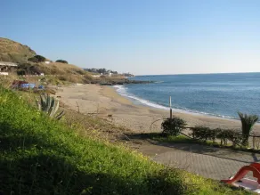 Villa mit privater Poolterrasse mit Blick auf das Meer, das Dorf und den Strand in der Nähe - Image 5