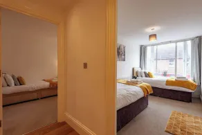 2BR Town Centre with Fast Wi-Fi & + Sleeps 7! - Image 5