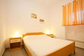 Holiday apartment with terrace only 250 m from the beach - Image 3