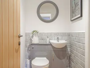 2 bedroom accommodation in Hampton Bishop - Image 5