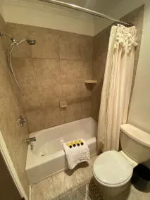 Red River Getaway- Ski In Ski Out, Newly Remodeled - Image 4