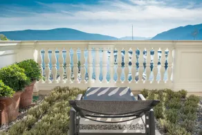 Luxury Regent Penthouse with Sea and Mountain View for 6 People - Image 4