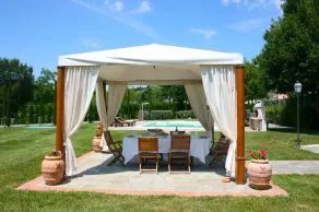 Luxury villa with private pool and large garden on the outskirts of Castiglion Fiorentino, reachable - Image 2