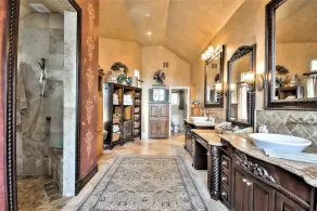 Fallbrook Tuscan villa oasis! - Image 4