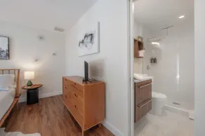 Luxe Executive Home HEATED Pool, Outdoor Fireplace,Guesthouse!! - Image 2