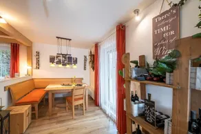 Apartamento cuidadosamente decorado com instalações modernas e terraço - Image 3