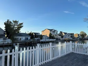 Spacious romantic house on the water & just minutes from Ship Bottom Beach 🏖 - Image 4
