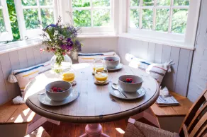 Cosy country cottage with large garden, - Image 5
