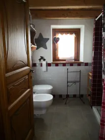 LA MAISON DES CHATS strategically located for visiting the entire Aosta Valley - Image 3