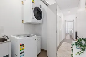 Central Redfern Home with Balcony Escape - Image 2